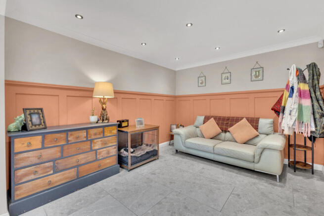 5 bed Detached for sale Image 6
