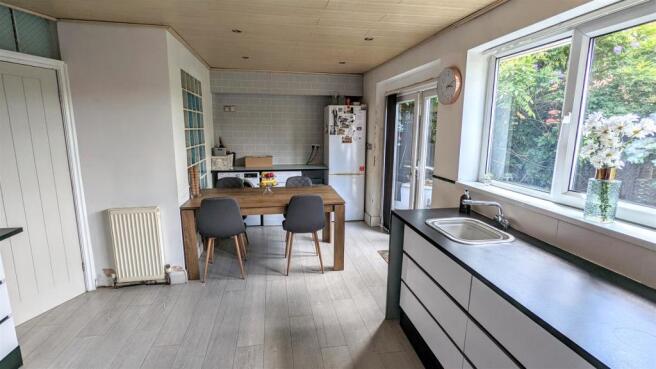 KITCHEN DINING