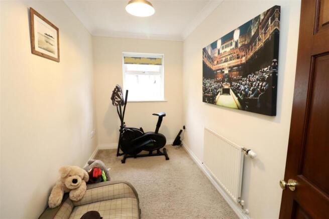 4 bed Detached for sale Image 7