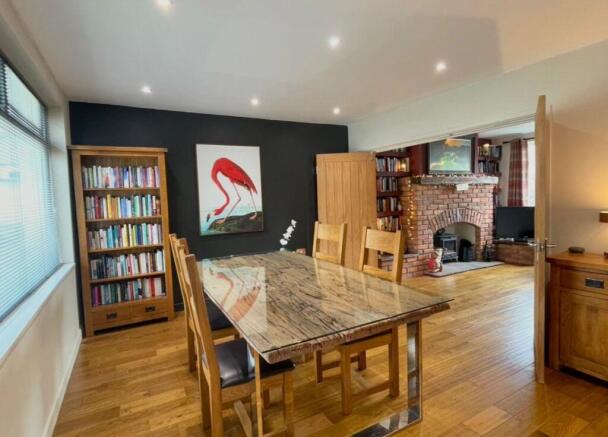 4 bed Semi-Detached for sale Image 8