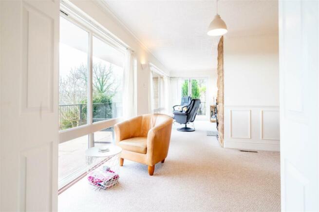 living room- diner-5.jpg