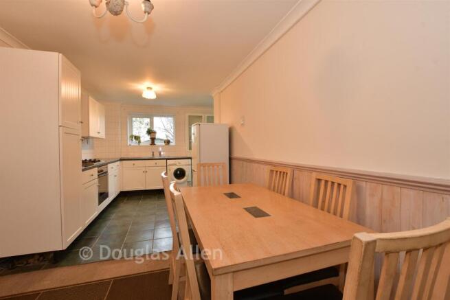 Kitchen/ Dining Room