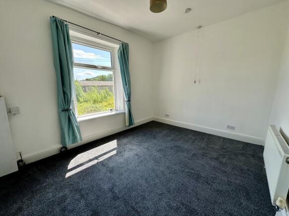 2 bed Terraced to rent Image 12