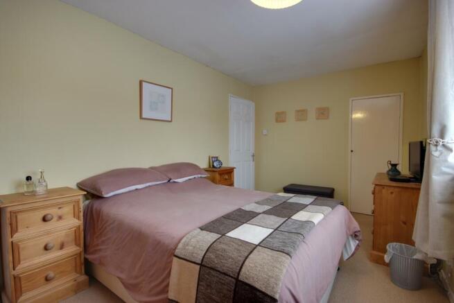 3 bed Semi-Detached for sale Image 5