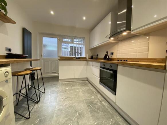 BREAKFAST KITCHEN