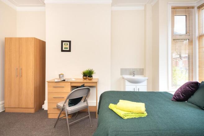 5 bed Terraced to rent Image 7