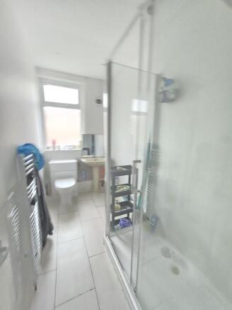 1 bed House of Multiple Occupation to rent Image 7