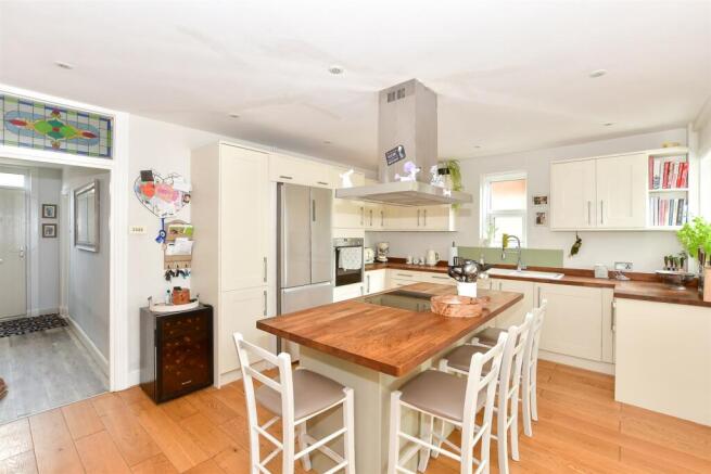 Kitchen/Breakfast Area