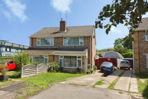 Oakwood, Fleet, GU52