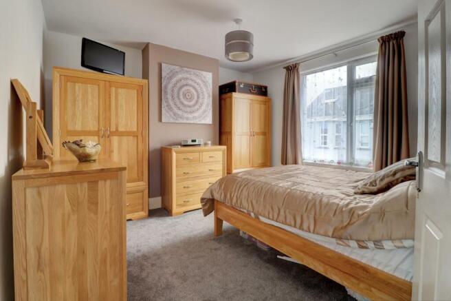 Front bedroom new.jpg