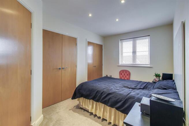 2 bed Apartment for sale Image 4