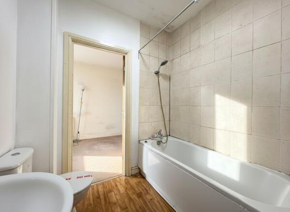 2 bed Apartment for sale Image 7