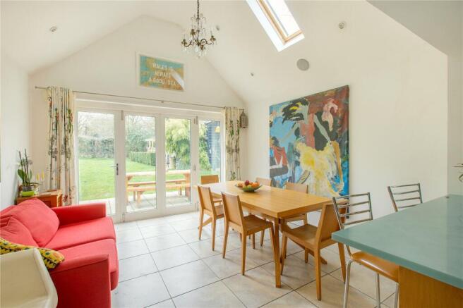 Kitchen/dining