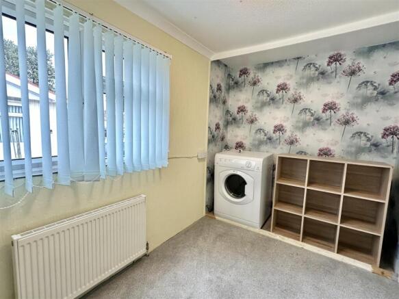2 bed Park Home for sale Image 7