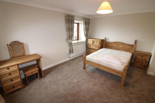 2 bed Apartment to rent Image 11