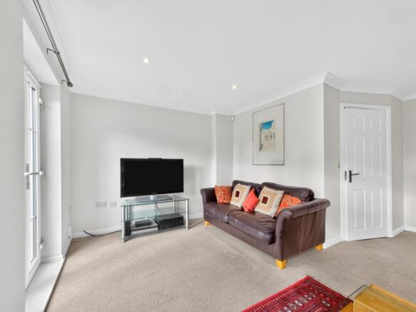 4 bed Town House for sale Image 8