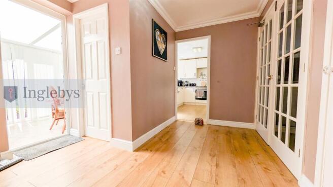 4 bed Detached for sale Image 11