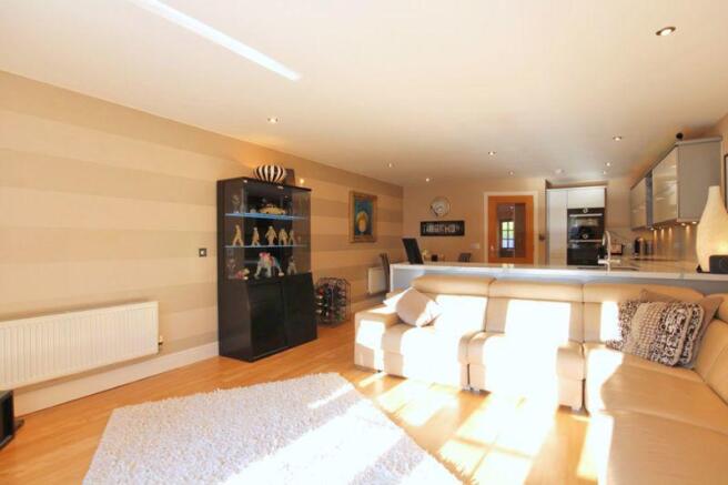 Kitchen/Dining...