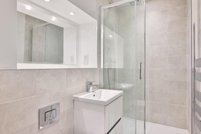 2 bed Flat to rent Image 10