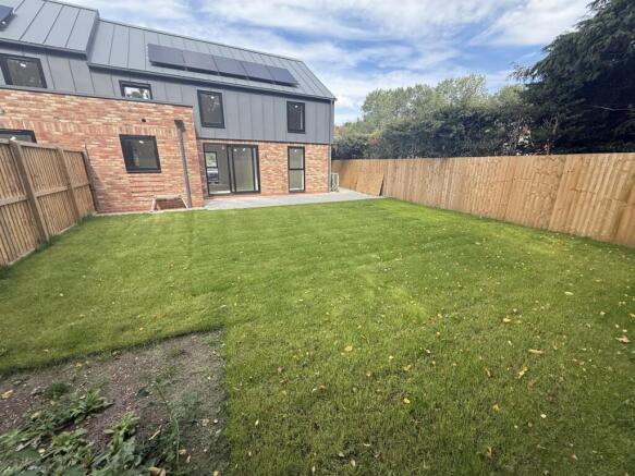 3 bed Semi-Detached for sale Image 6