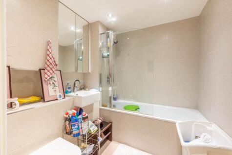 Attenborough Court, Watford, WD19