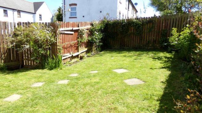 Lawned Rear Ga...