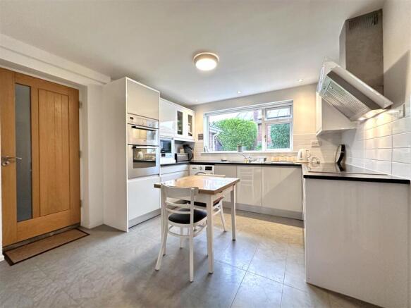Contemporary Dining Kitchen 802