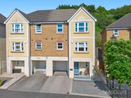 37, Darwin Crescent, Torquay TQ2 7FL