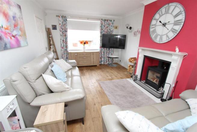 3 bed Semi-Detached for sale Image 6