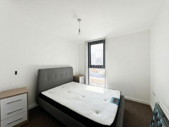 2 bed Apartment to rent Image 5