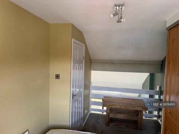 1 bed Terraced to rent Image 10