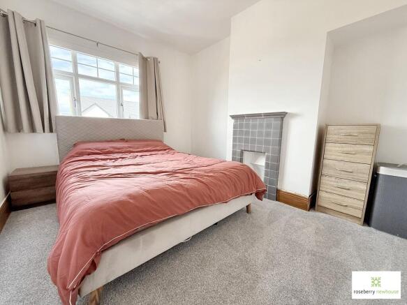 4 bed Semi-Detached for sale Image 9