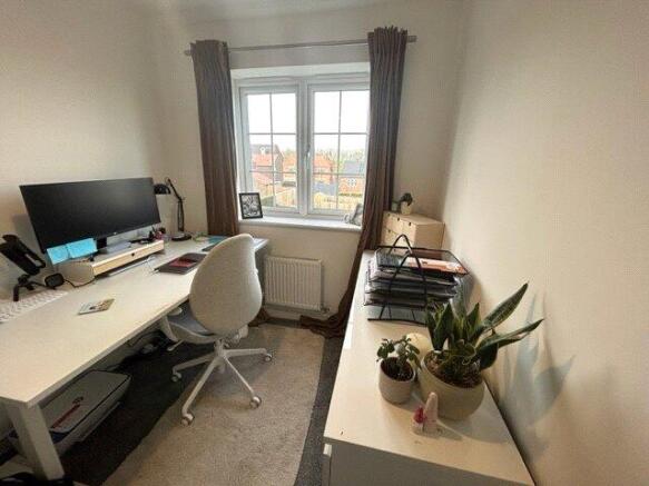 3 bed Semi-Detached to rent Image 10