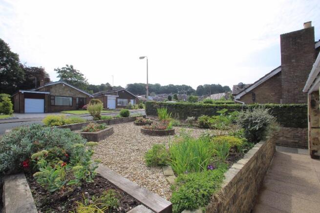 FRONT GARDEN