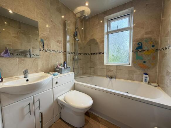 3 bed Semi-Detached for sale Image 12