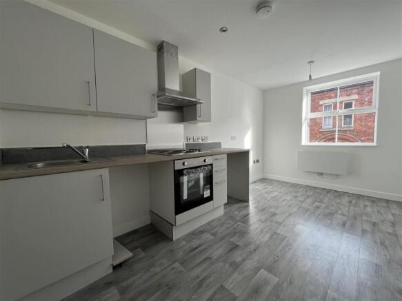 LIVING/DINING AREA