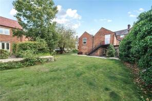 Flat 3, 44, Market Place, Brackley NN13 7DP