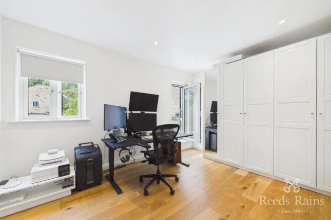 2 bed Apartment to rent Image 11