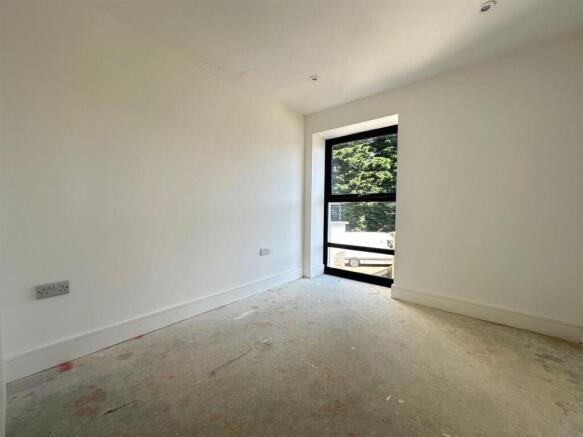 2 bed Flat for sale Image 8