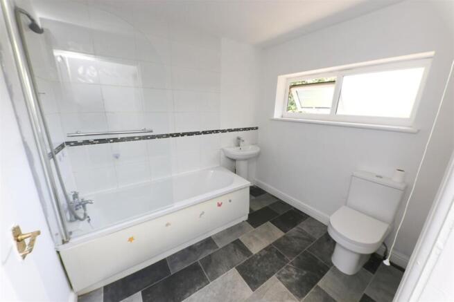 3 bed Detached for sale Image 12