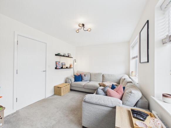 3 bed Semi-Detached for sale Image 9