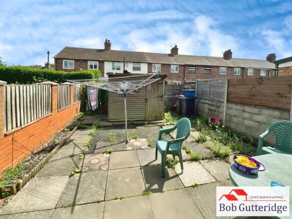 ENCLOSED REAR GARDEN