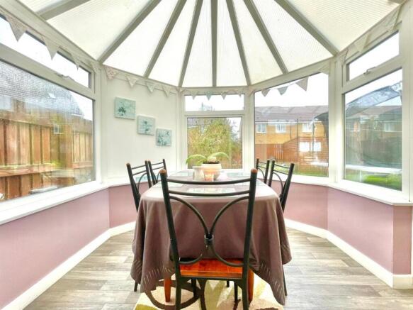 5 bed Detached for sale Image 10