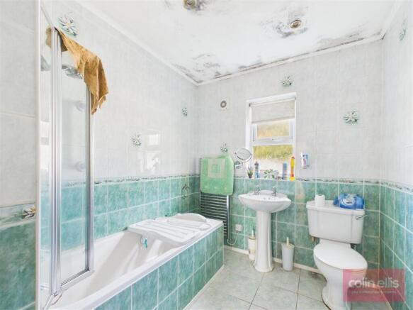 2 bed Detached Bungalow for sale Image 11