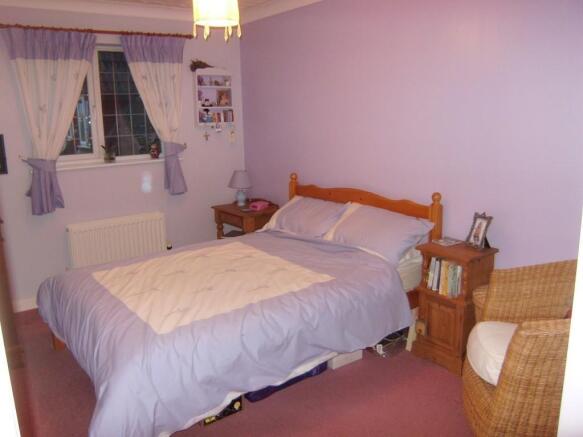 BEDROOM 2