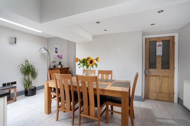 4 bed Town House for sale Image 10