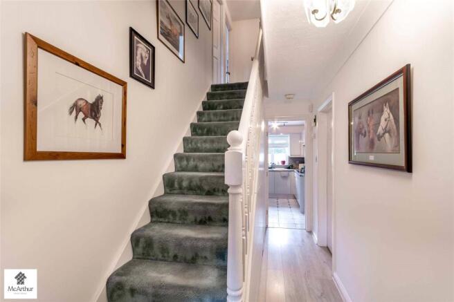4 bed Detached for sale Image 9