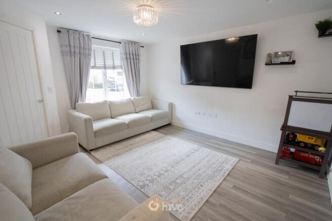 3 bed Semi-Detached for sale Image 4