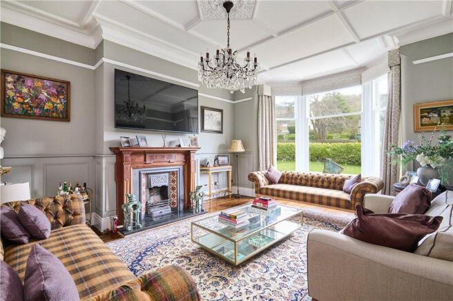 6 bed Detached for sale Image 4