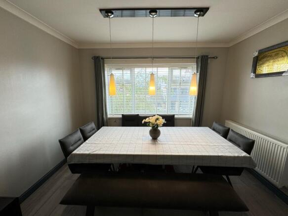 6 bed House for sale Image 6